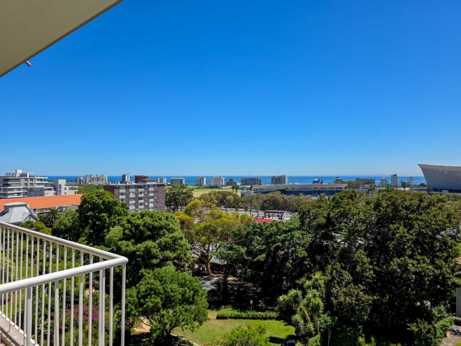 To Let 2 Bedroom Property for Rent in Green Point Western Cape